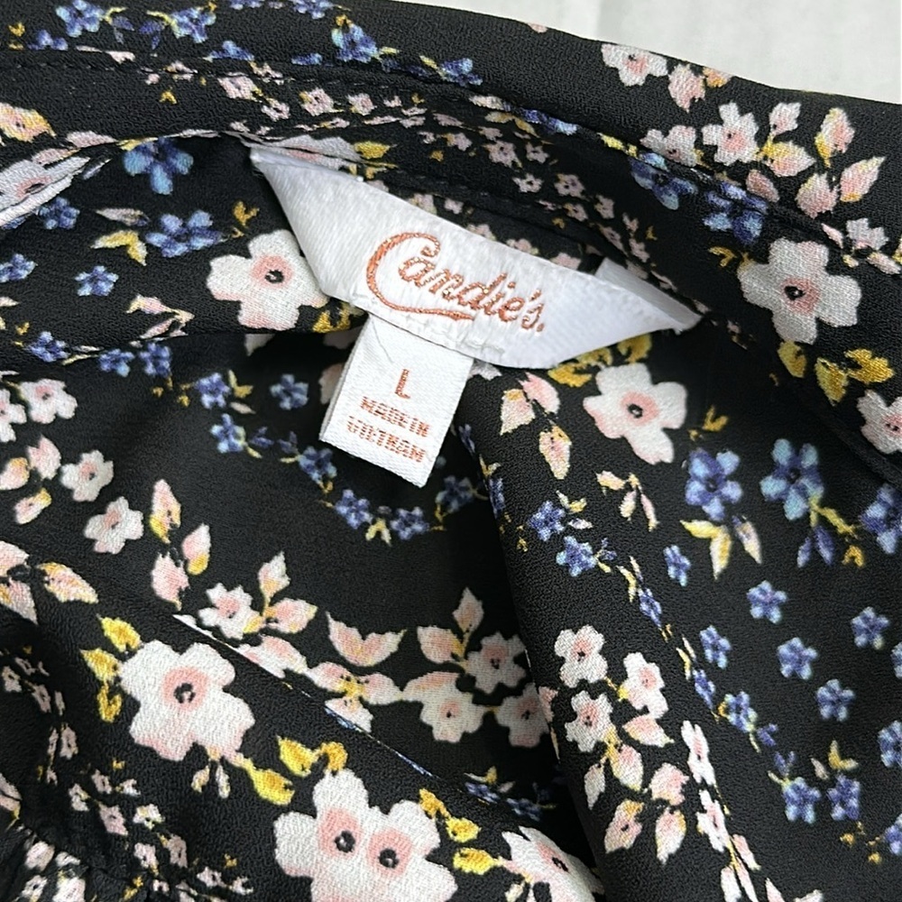 Candies Women’s Size Large Black Floral Button Down Top - Picture 7 of 10